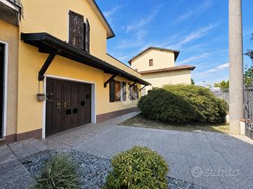 PORZIONE DI BIFAMILIARE A CHIARI