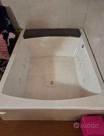 Vasca idromassaggio