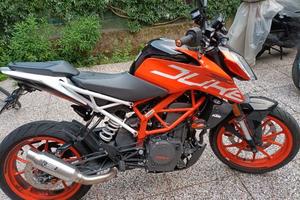KTM Duke 390 anno 2017