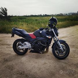SUZUKI GSR 600 98cv