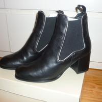 Stivaletti neri nuovi n.40