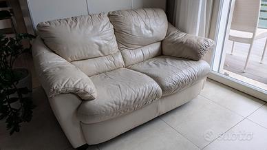 Divano similpelle bianco