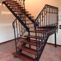 Scala in ferro e legno