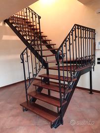 Scala in ferro e legno