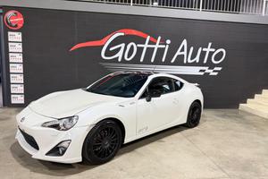TOYOTA GT86 2.0 PERLA WHITE CERCHI IN SEDE