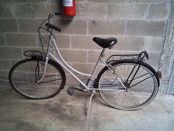 Bici grigia SOLO a Torino, SOLO consegna a mano