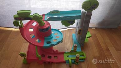 Clementoni fun garage baby track