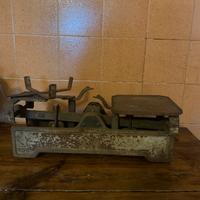 Bilancia scale Waage antica in ghisa