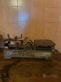 Bilancia scale Waage antica in ghisa