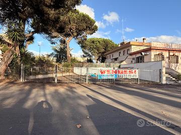 Privato vende locale commerciale