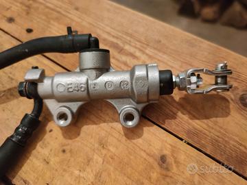 Gruppo pompa freno posteriore Yamaha r125 2022