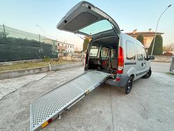 Renault kangoo 1.2 benzina pedana disabile n1