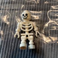 Lego minifigurine scheletro