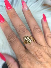 Anello in acciaio inossidabile dorato