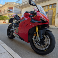 Ducati Panigale v4 s