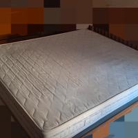 materasso matrimoniale + rete ortopedica in doghe.
