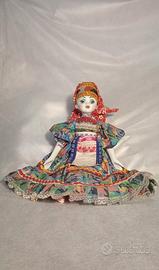 Bambola da collezione folkloristica Russa