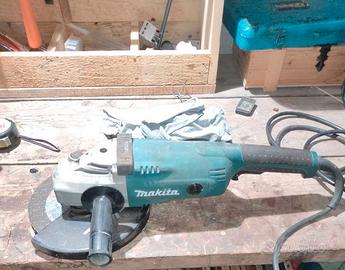 Flessibile Smerigliatrice Angolare MAKITA GA9020