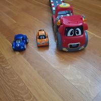 Camion Transporter + 2 Auto
- Chicco