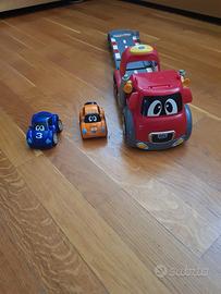 Camion Transporter + 2 Auto
- Chicco