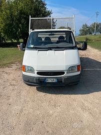 Autocarro Ford Transit rinaltabile