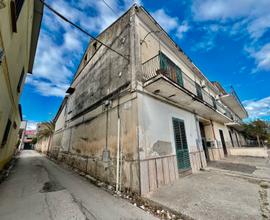 Soluzione semi indipendente con ampio cortile