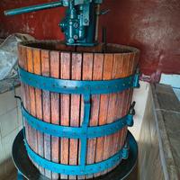 Torchio idraulico uva