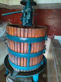 Torchio idraulico uva