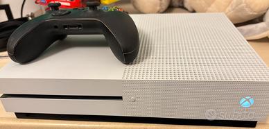 Xbox One S - 2 controller