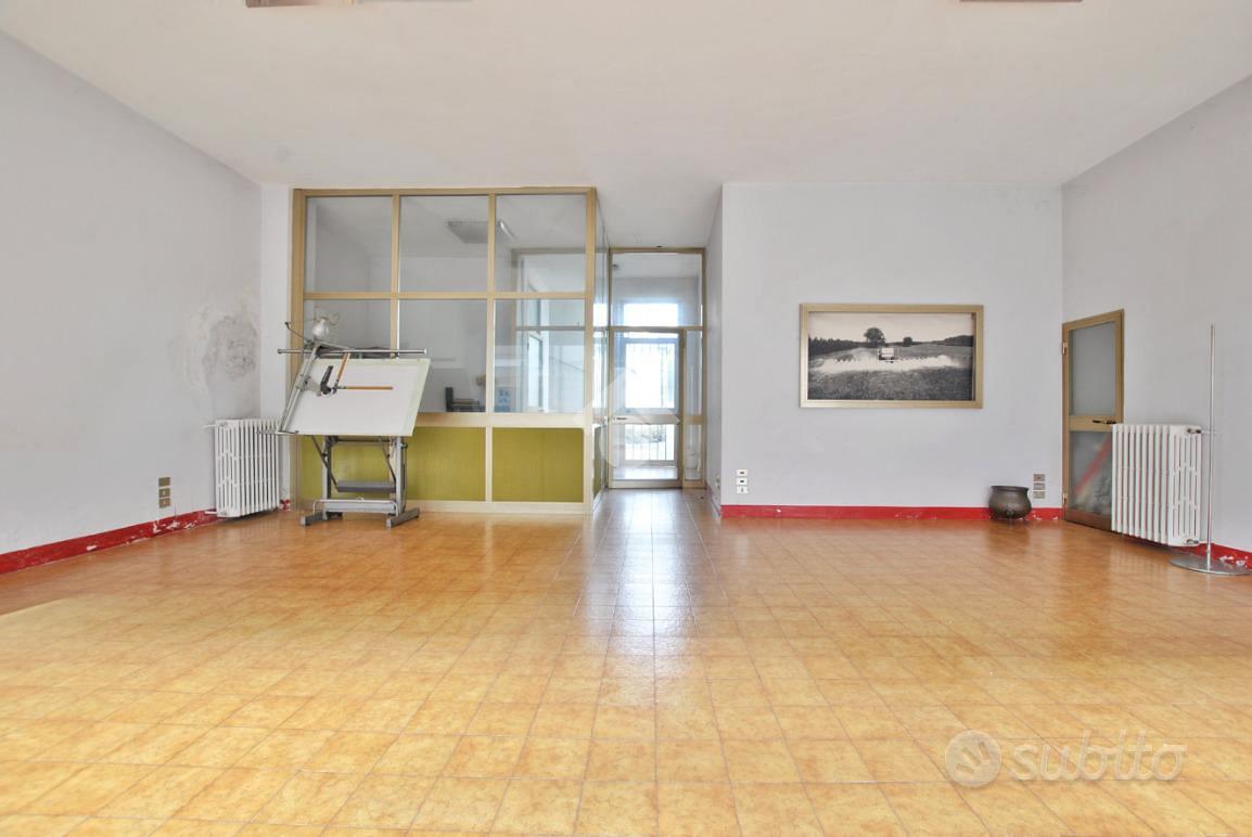 NEGOZIO A BORGO D'ALE - Altro