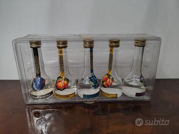 Miniature da collezione di grappe Sibona