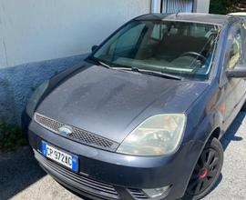 FORD FIESTA anno 2004