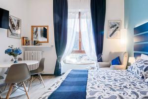 Ampio monolocale BLU a Milano per brevi periodi