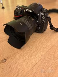 Nikon D300 + AF-S 18-70 + borsa lowepro + CF