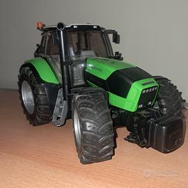 Trattore Bruder Deutz-Fahr