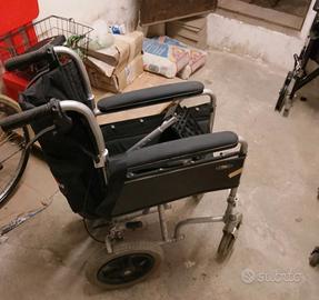 sedia a rotelle pieghevole completa 