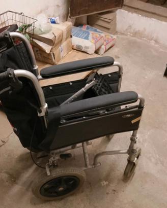 sedia a rotelle pieghevole completa 