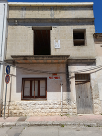 Intero stabile a monteiasi (ta)