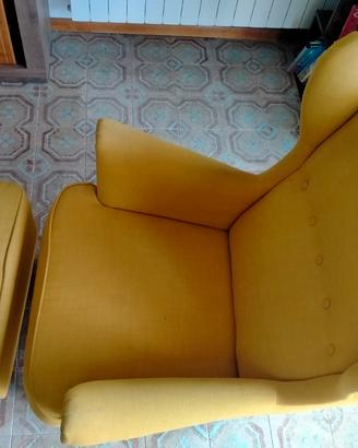 poltrona Ikea con pouf 