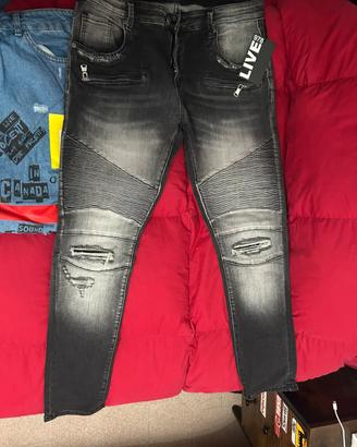 Jeans nuovo con cartellino