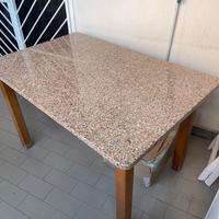 Tavolo in granito rosa