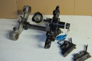 Yamaha XJ 600 piastre serrature cavalletti specchi