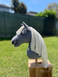 Hobby horse con cavezza e lunghina