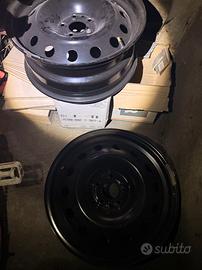 cerchi in ferro da 5 fori 