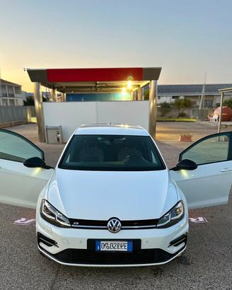 VOLKSWAGEN GOLF 7.5 R-LINE PERFORMANCE DSG – FULL 