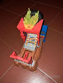 Pista Hot Wheels Monster Trucks