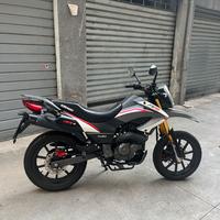 Moto (KEEWAY TXM 125) a torino
