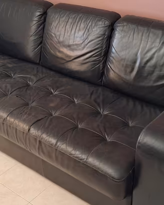 Divano grande nero in pelle 