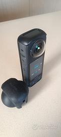 Insta360 X4 con accessori 