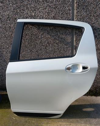 PORTA POSTERIORE SINISTRA TOYOTA YARIS 2017